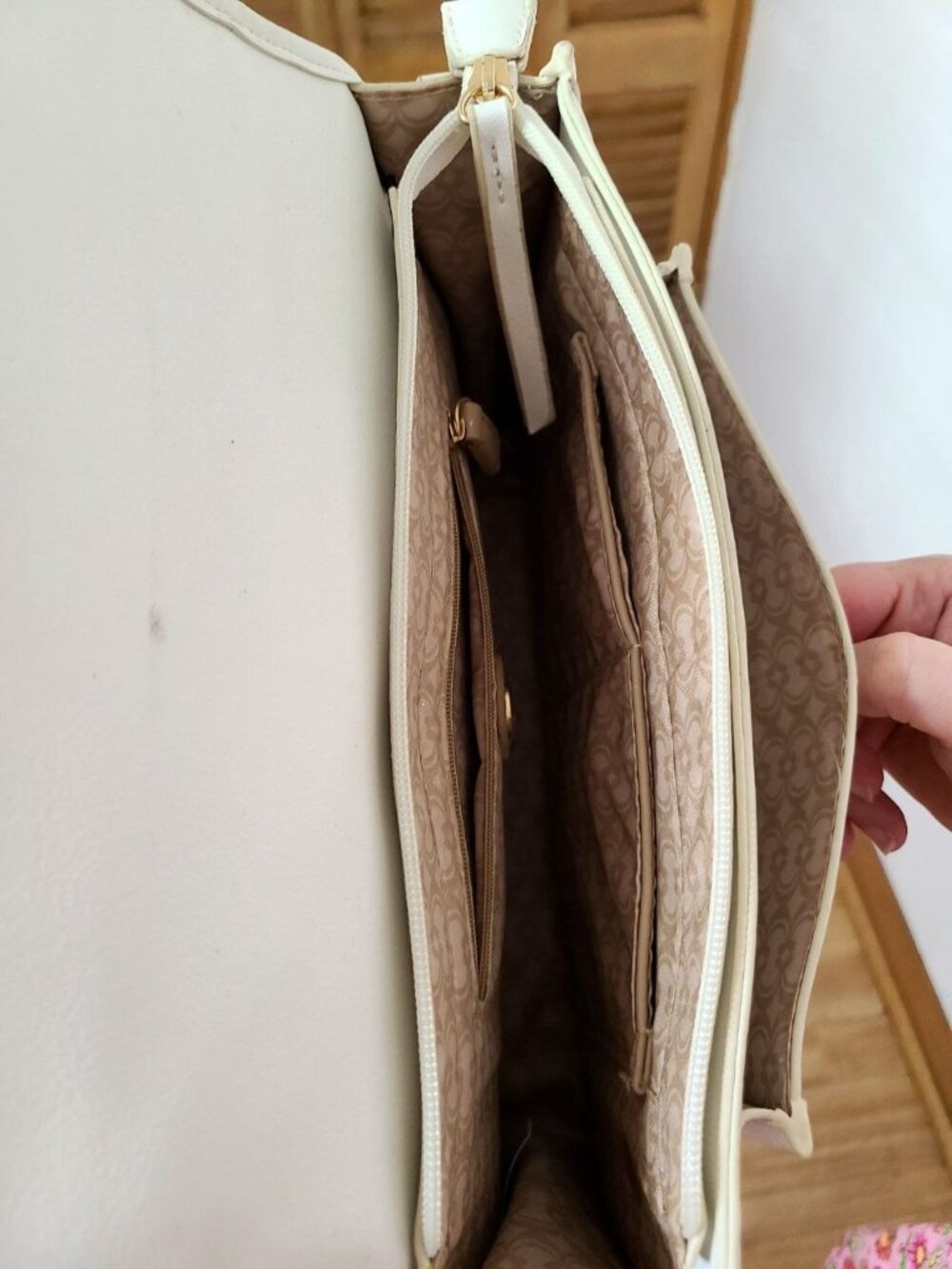 White Perforated Handbag - Picture 5 of 6